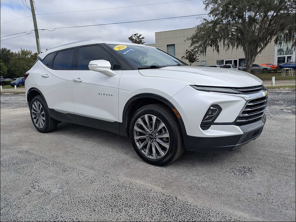Used 2024 Chevrolet Blazer Premier w/ Driver Confidence II Package FWD image 4