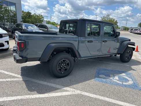 New 2025 Jeep Gladiator Sport image 33