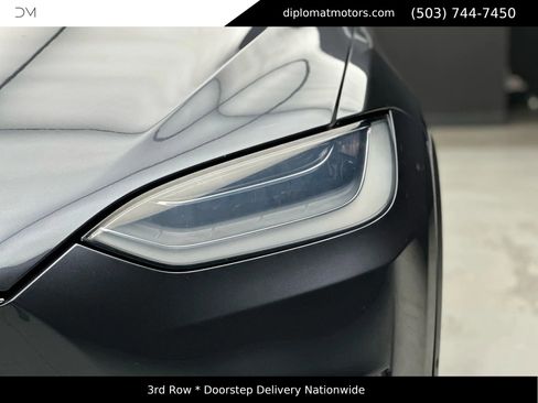 Used 2018 Tesla Model X 75D image 12