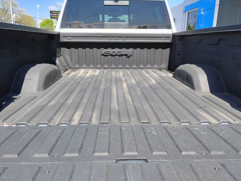 Used 2022 GMC Sierra 2500 AT4 w/ AT4 Preferred Package AWD/4WD image 31