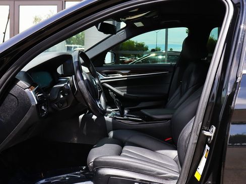 Used 2020 BMW 530i w/ Convenience Package RWD image 39