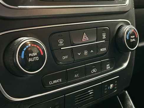 Used 2014 Kia Sorento SX w/ 3rd Row Package image 16