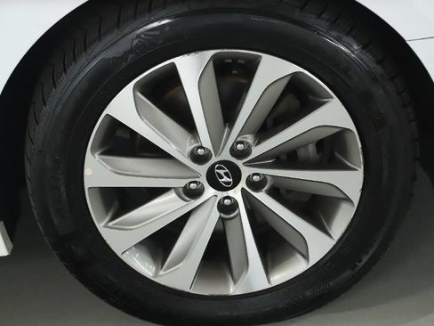 Used 2017 Hyundai Sonata Sport w/ Value Edition Package 02 FWD image 10