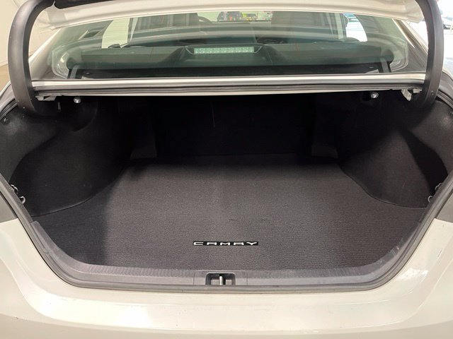 Used 2020 Toyota Camry LE w/ Convenience Package FWD image 18