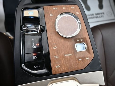 Used 2023 BMW iX xDrive50 w/ Premium Package image 16