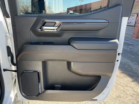 Used 2024 GMC Sierra 1500 AT4 w/ Technology Package image 28
