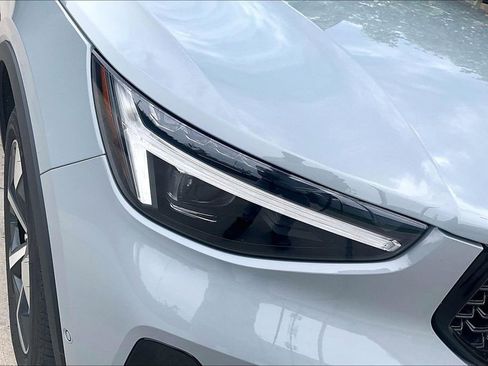 New 2026 Volvo XC40 B5 Plus w/ Protection Package Premier AWD/4WD image 40