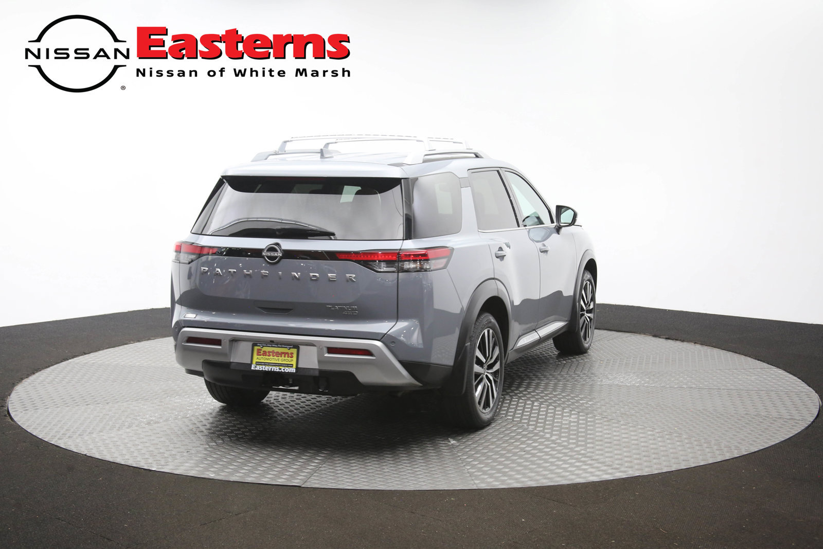 Used 2023 Nissan Pathfinder Platinum w/ Cargo Package AWD/4WD image 38