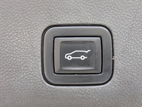 Used 2023 Chevrolet Tahoe High Country image 13