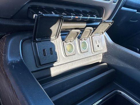 Used 2017 GMC Sierra 2500 Denali w/ Duramax Plus Package image 19