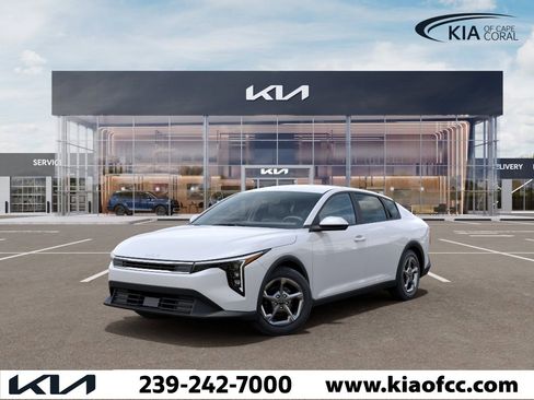 New 2026 Kia K4 FWD image 1