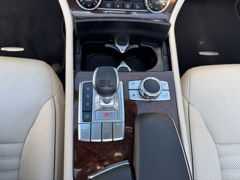 Used 2017 Mercedes-Benz SL 550 image 18