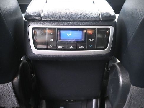 Used 2017 Toyota Highlander XLE image 32