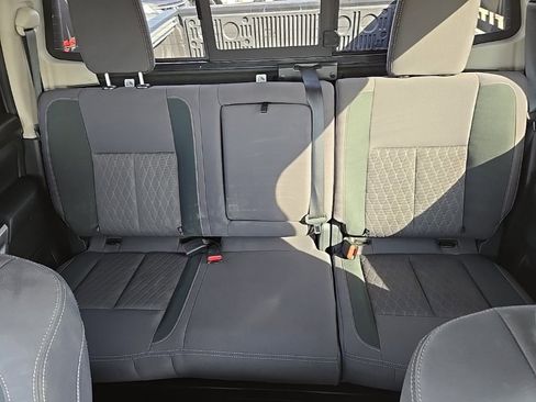 Used 2020 Nissan Titan SV w/ SV Convenience Package image 47