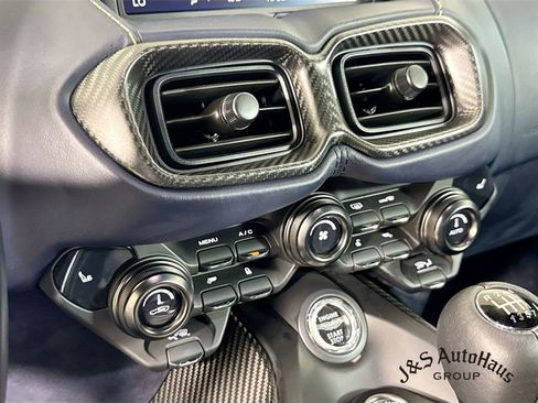 Used 2020 Aston Martin V8 Vantage AMR RWD image 21