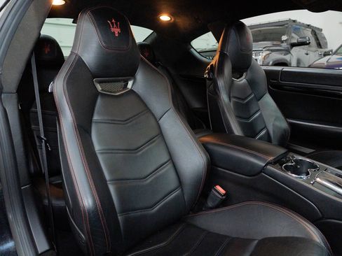 Used 2014 Maserati GranTurismo Sport RWD image 28