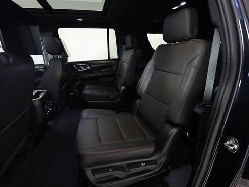 Used 2024 Chevrolet Suburban High Country w/ Advanced Technology Package image 15