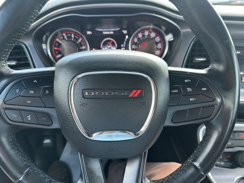 Used 2020 Dodge Challenger SXT RWD image 12