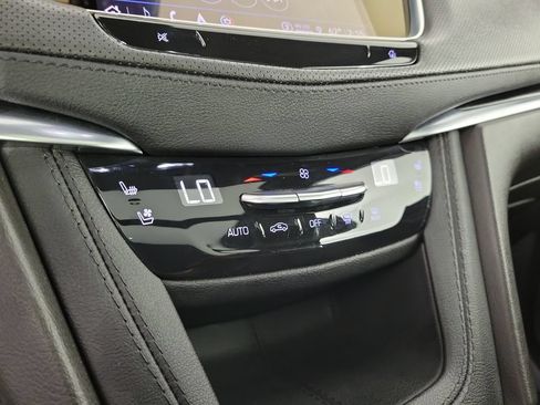 Certified 2024 Cadillac XT5 Premium Luxury AWD/4WD image 29