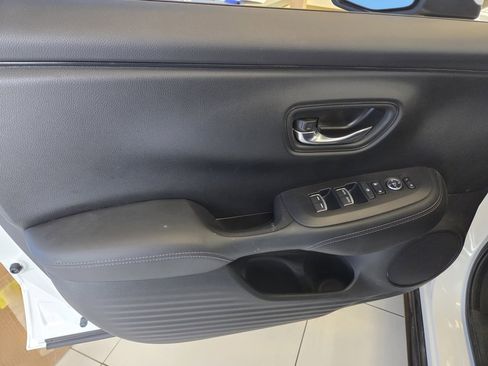 Used 2023 Honda HR-V EX-L image 11