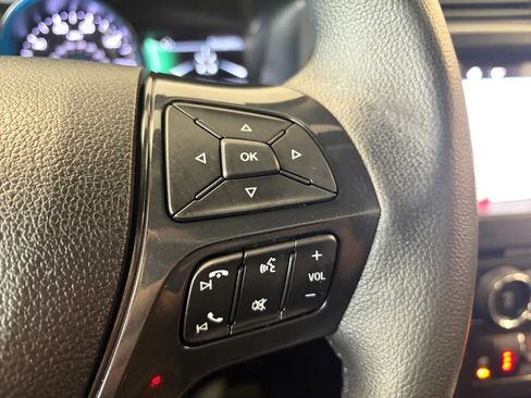 Used 2018 Ford Explorer XLT w/ Equipment Group 202A AWD/4WD image 33