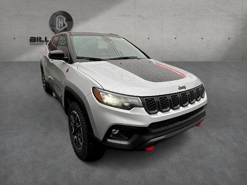 New 2026 Jeep Compass Trailhawk w/ Sun, Sound & Navigation Group image 3