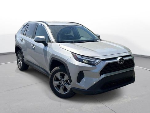 Used 2025 Toyota RAV4 XLE FWD image 4