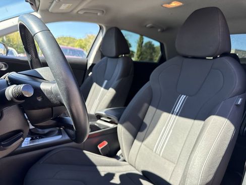 Used 2024 Hyundai Elantra SEL image 12