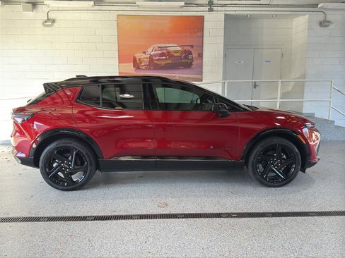 New 2026 Chevrolet Equinox EV RS image 9