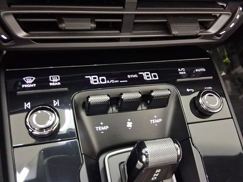 Used 2022 Porsche 911 Targa 4 GTS image 27