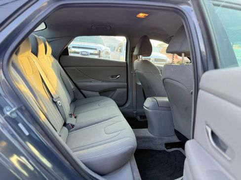 Used 2023 Hyundai Elantra SEL w/ Convenience Package FWD image 13