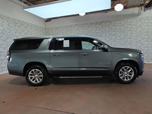 Used 2023 Chevrolet Suburban Premier image 8