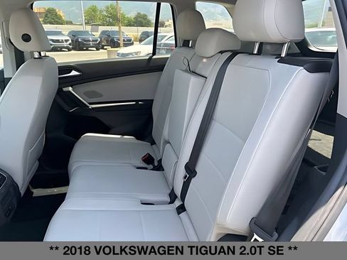 Used 2018 Volkswagen Tiguan SE w/ 3rd Row Seat Package AWD/4WD image 21