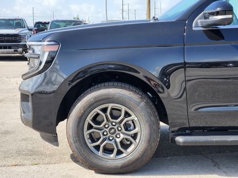New 2026 Ford Expedition Max Active RWD image 7