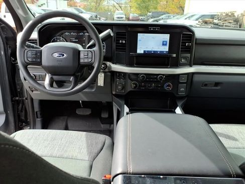 Used 2025 Ford F350 XLT image 11
