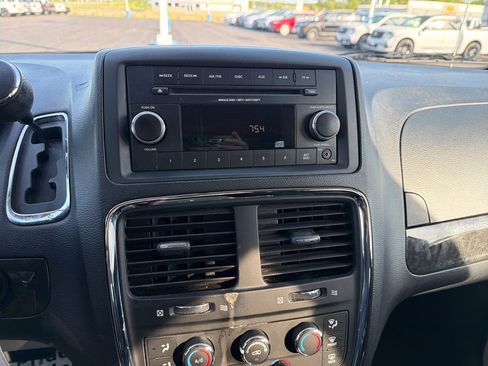 Used 2013 Dodge Grand Caravan SE FWD image 18