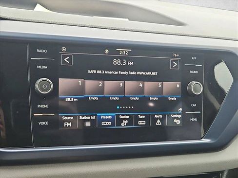 Used 2023 Volkswagen Taos SE w/ Panoramic Sunroof Package FWD image 12