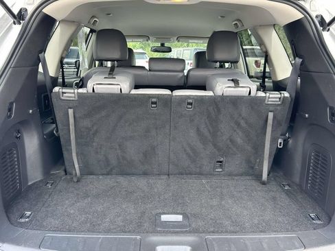 Used 2017 Nissan Pathfinder SV FWD image 9