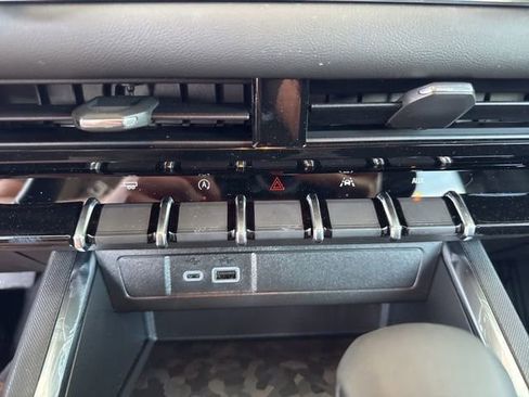 New 2026 GMC Canyon Elevation w/ Convenience Package RWD image 8