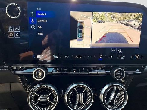 Used 2025 Chevrolet Blazer EV LT image 11