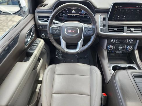 Used 2023 GMC Yukon SLT AWD/4WD image 11