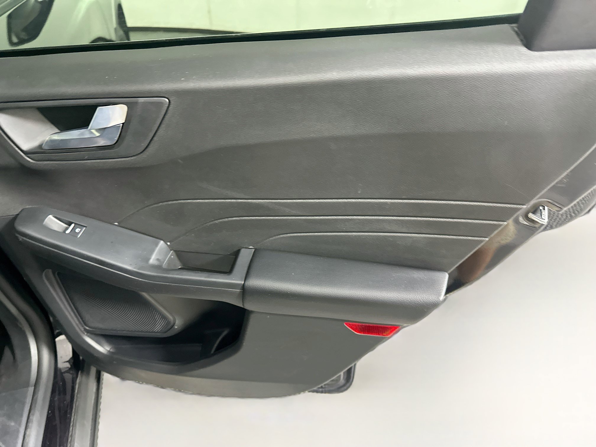Used 2025 Ford Escape ST-Line FWD image 29