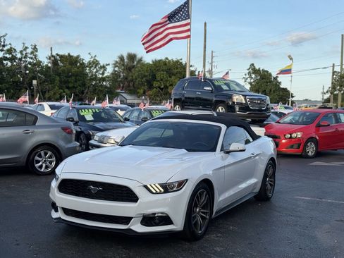Used 2016 Ford Mustang Premium image 27