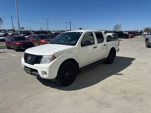 Used 2018 Nissan Frontier SV w/ Value Truck Package image 7
