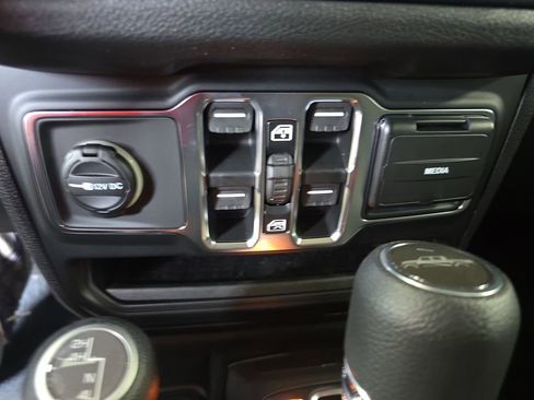 New 2026 Jeep Gladiator Sport image 28