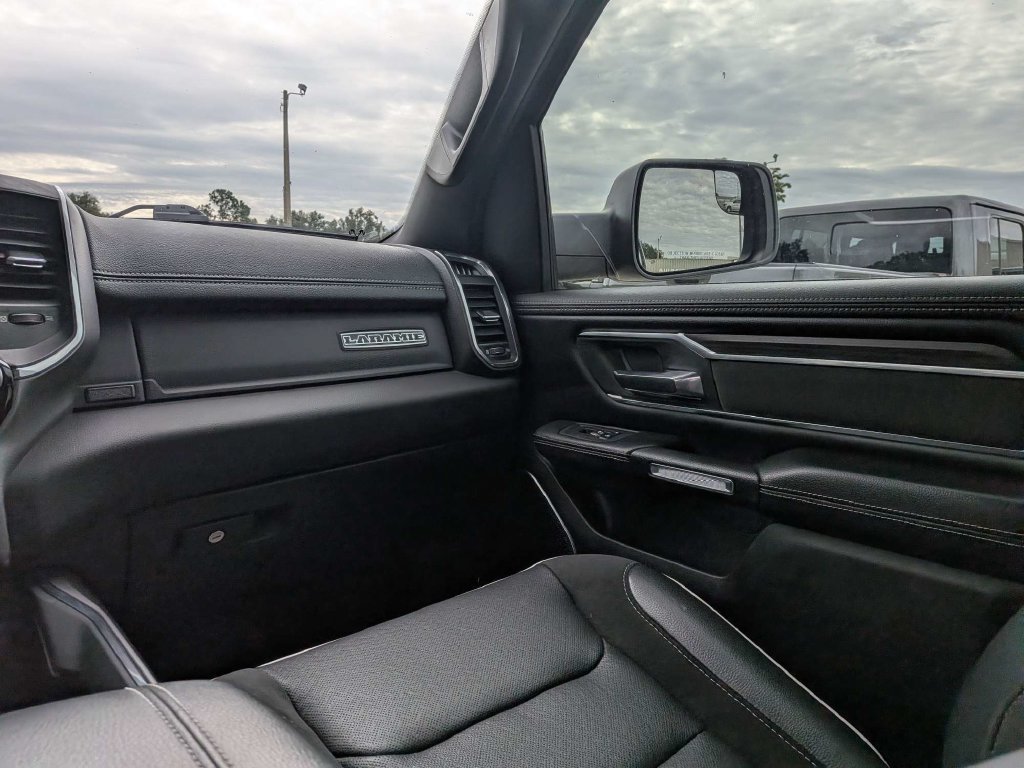 Used 2025 RAM 1500 Laramie AWD/4WD image 17