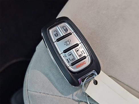 Used 2018 Chrysler Pacifica Touring Plus image 35