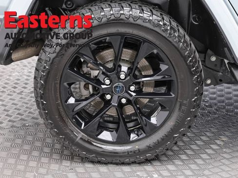 Used 2024 Jeep Wrangler Unlimited Sahara w/ Technology Group AWD/4WD image 30