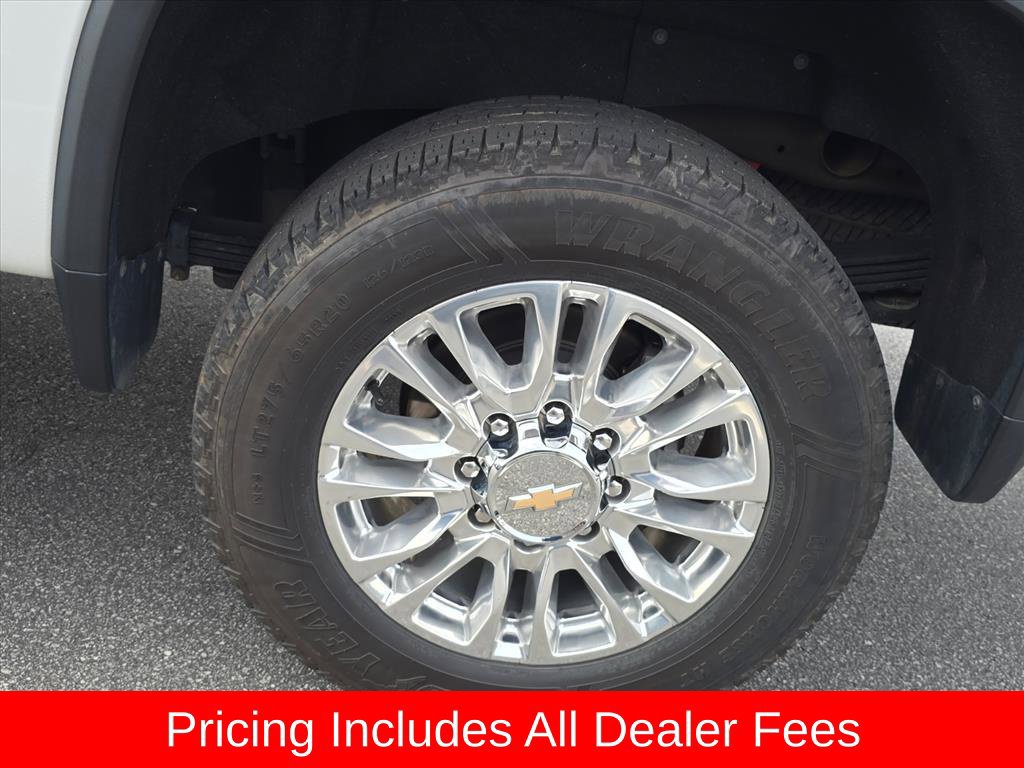 Used 2022 Chevrolet Silverado 2500 High Country w/ Technology Package AWD/4WD image 12