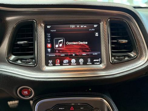 Used 2015 Dodge Challenger SRT Hellcat image 19